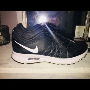 Nike tennis shoes